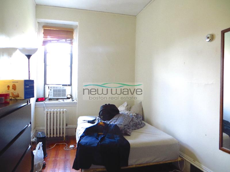 2 bed, 1 bath apartment for rent at 16 Hereford St Unit 5, Back Bay — photo 2 of 11