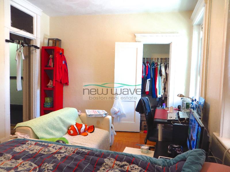 136 Hemenway St, Fenway