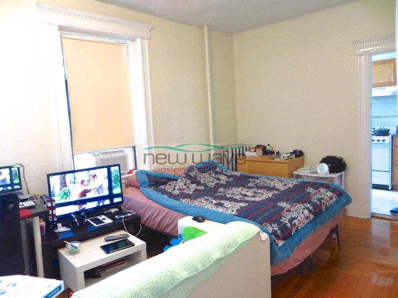 136 Hemenway St, Fenway