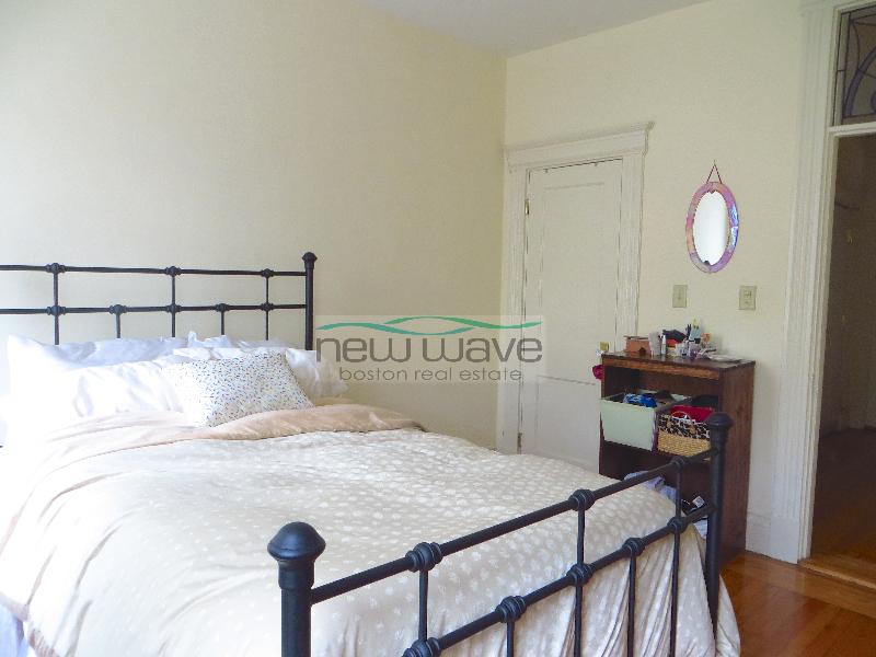 28 Queensberry St, Fenway