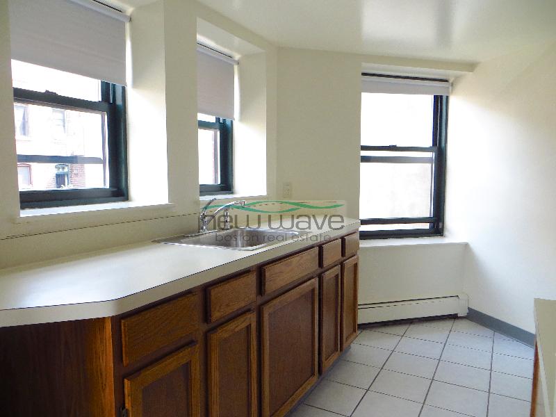 400 Massachusetts Ave, South End