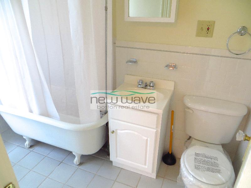 19 Queensberry St, Fenway