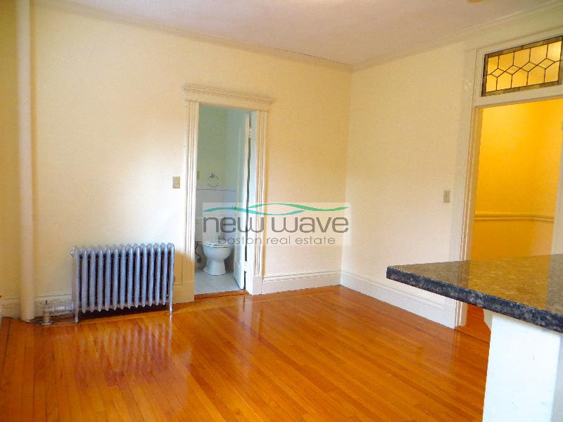 19 Queensberry St, Fenway