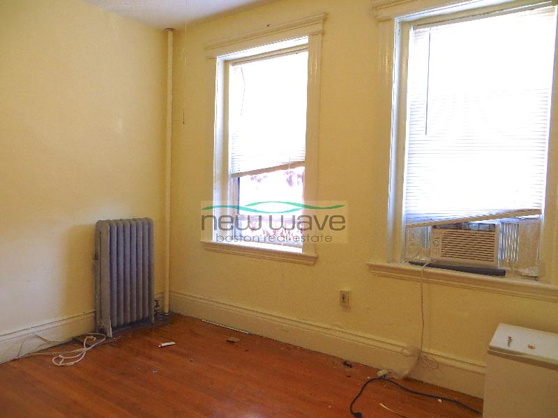 105 Queensberry St, Fenway