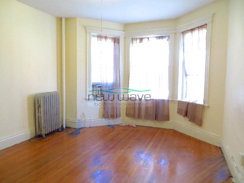 105 Queensberry St, Fenway