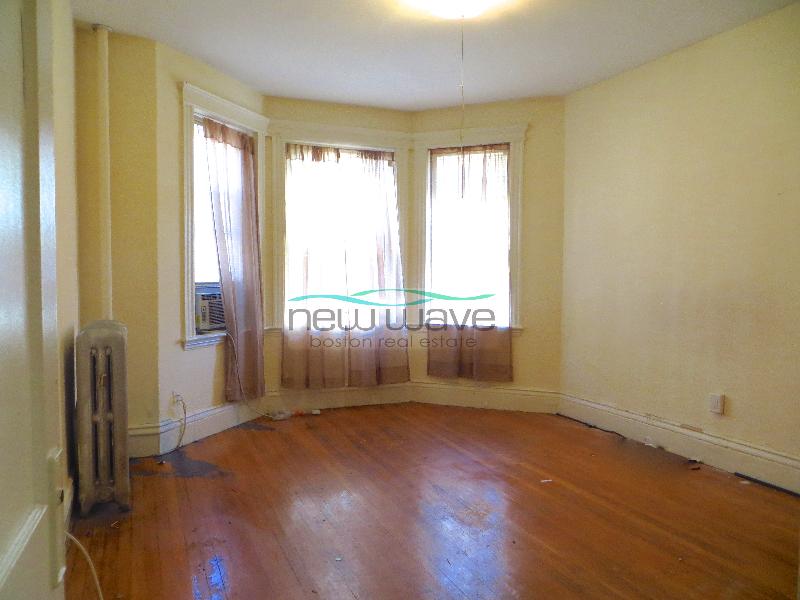 105 Queensberry St, Fenway