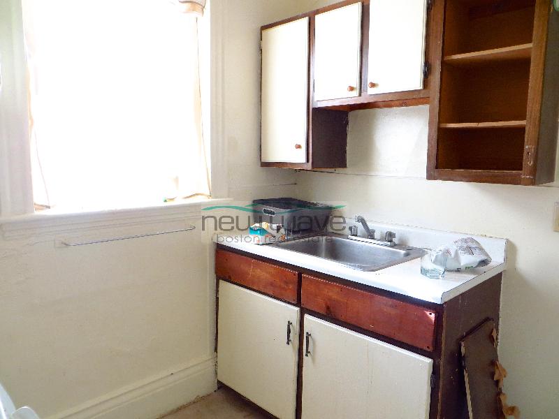 105 Queensberry St, Fenway