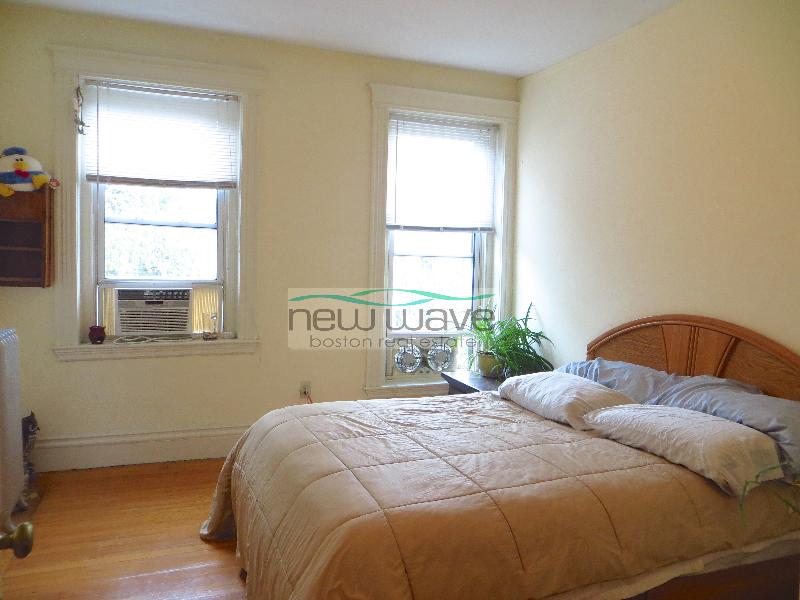 32 Queensberry St, Fenway