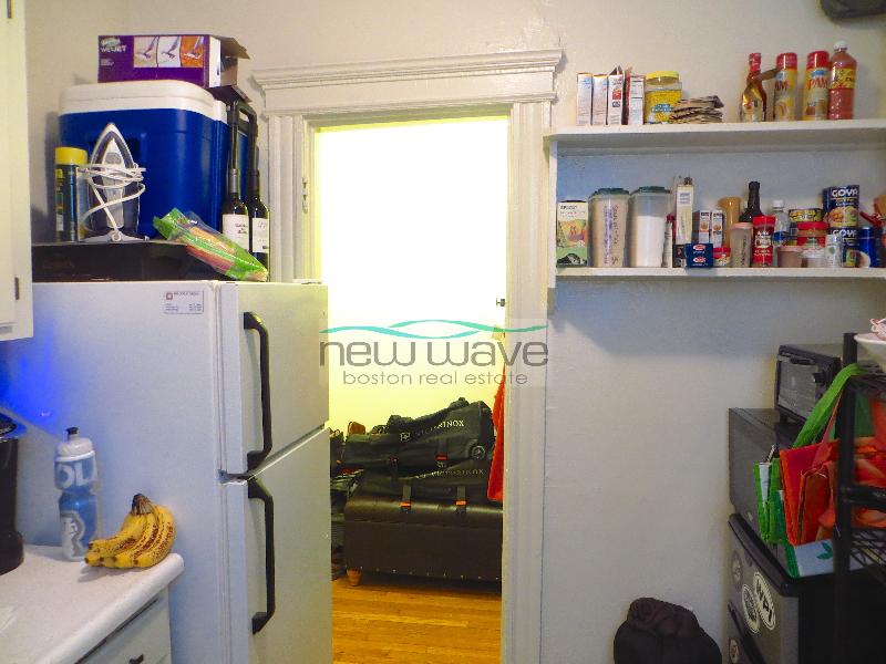 111 Queensberry St, Fenway