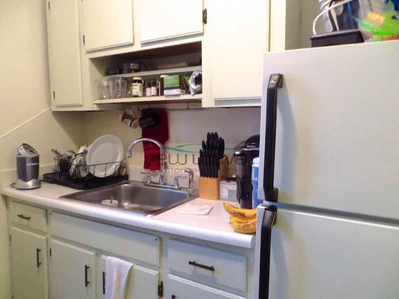 111 Queensberry St, Fenway