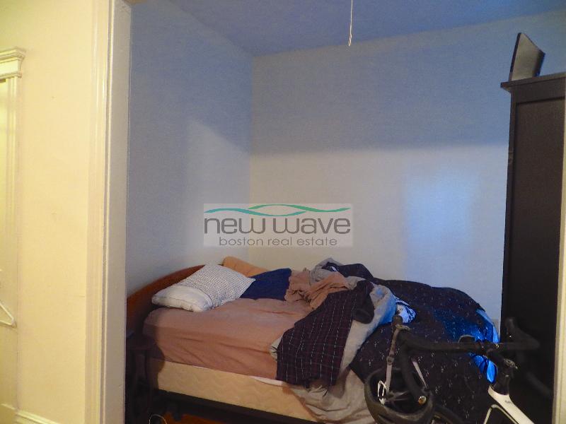 111 Queensberry St, Fenway