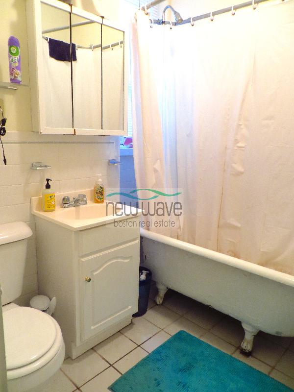 109 Queensberry St, Fenway