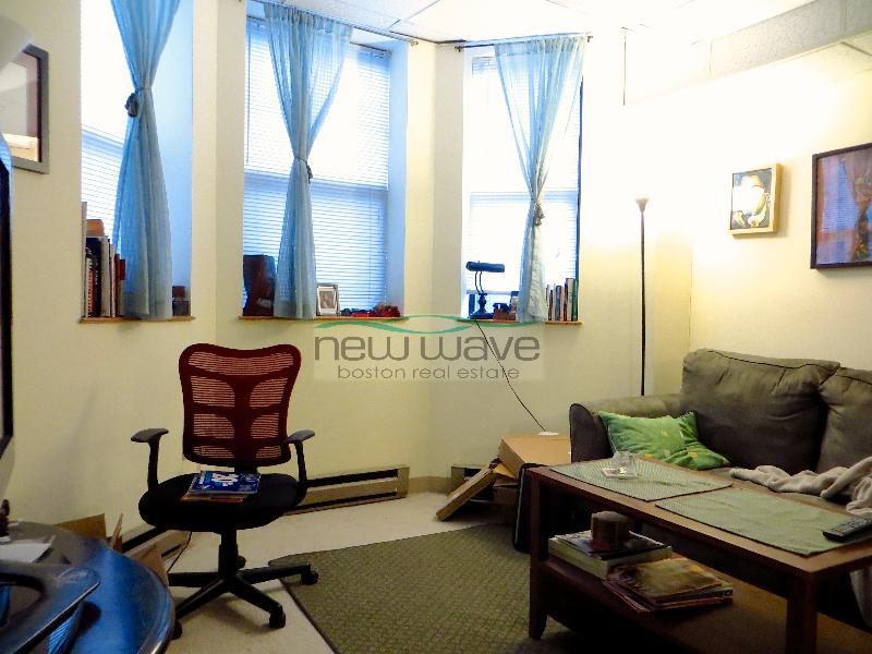 109 Queensberry St, Fenway