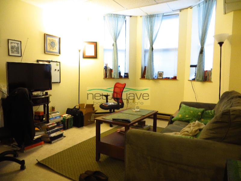 109 Queensberry St, Fenway