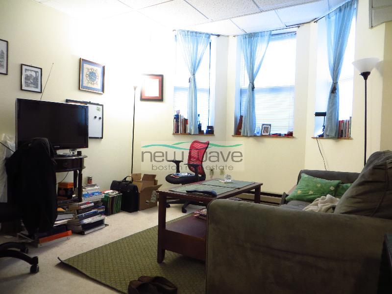 109 Queensberry St, Fenway