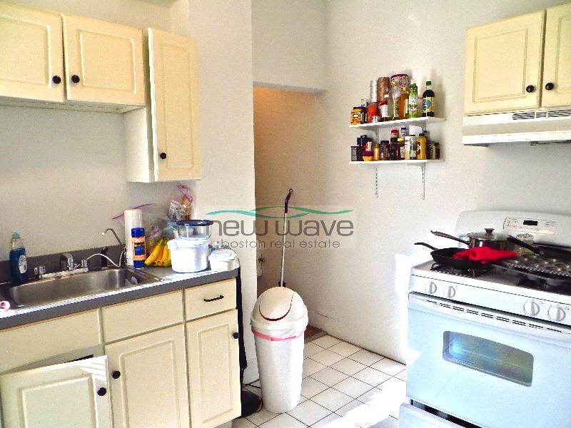 218 Hemenway St, Fenway