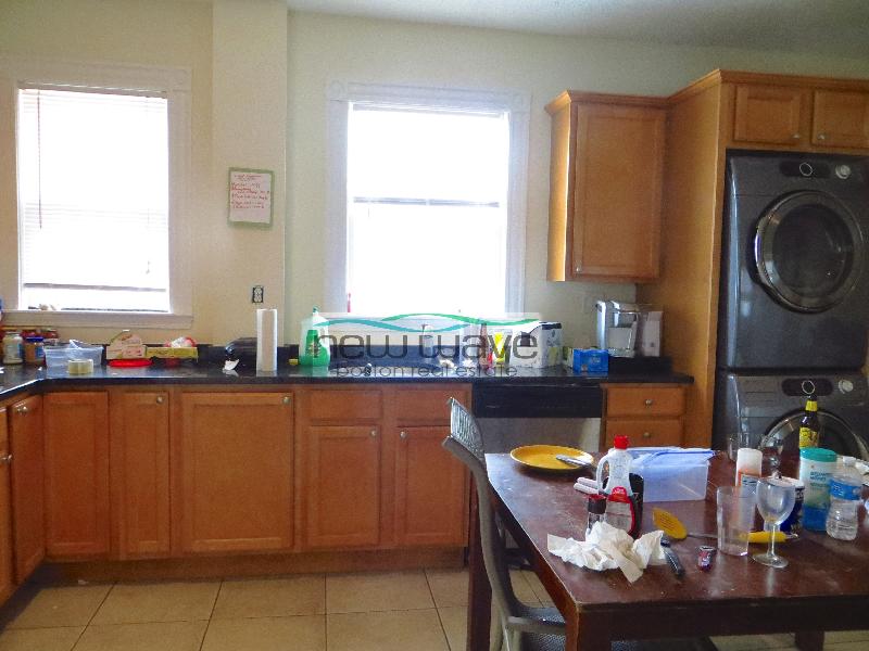 4 bed, 1 bath apartment for rent at 64 Fisher Ave Unit 3, Mission Hill — photo 2 of 11