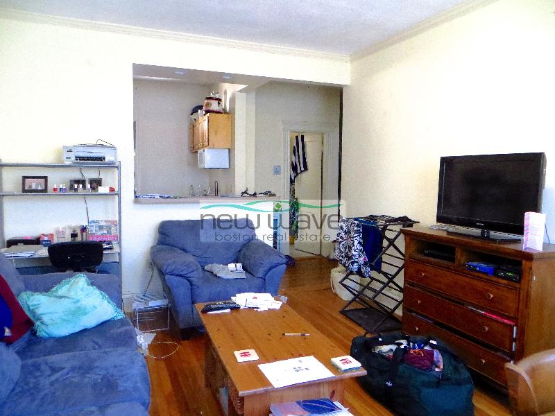 102 Queensberry St, Fenway