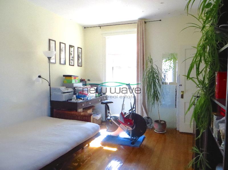 109 Queensberry St, Fenway