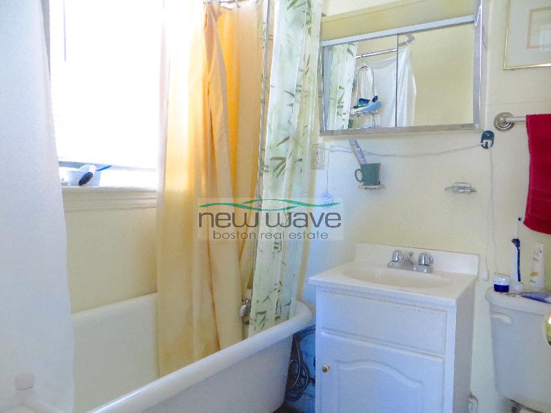 109 Queensberry St, Fenway