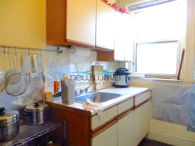 109 Queensberry St, Fenway