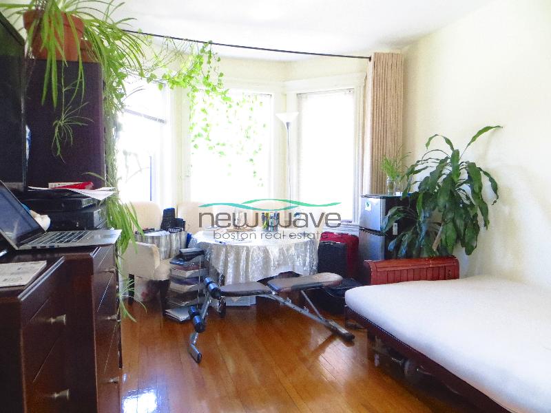 109 Queensberry St, Fenway