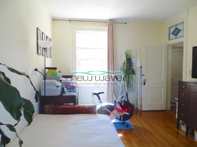 109 Queensberry St, Fenway