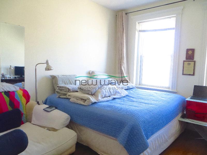 109 Queensberry St, Fenway