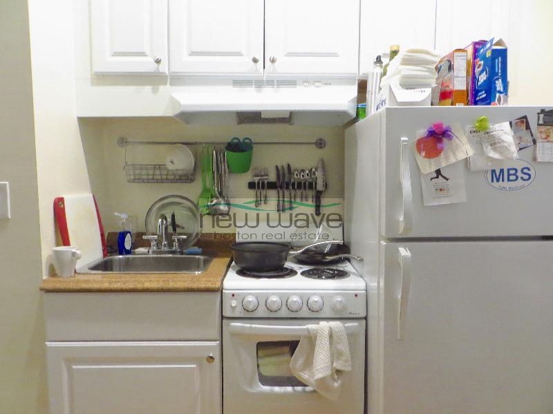 Studio bed, 1 bath apartment for rent at 12 Hancock St Unit 1, Beacon Hill — photo 3 of 6