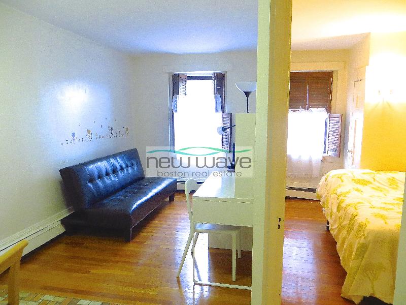 267 Newbury St, Back Bay