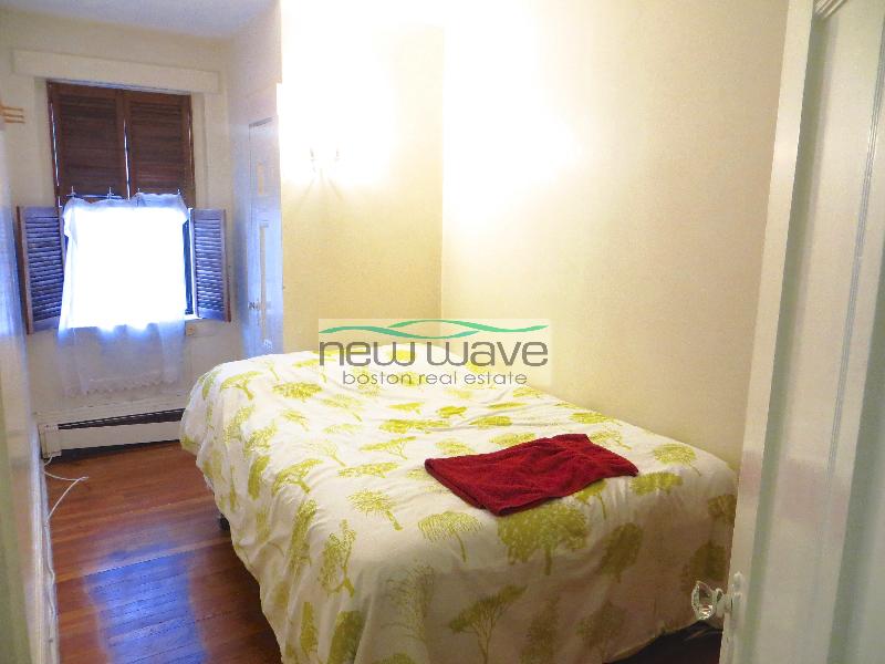 267 Newbury St, Back Bay