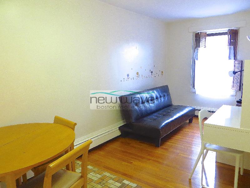 267 Newbury St, Back Bay