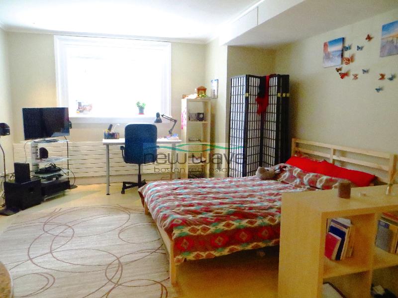 232 Beacon St, Back Bay