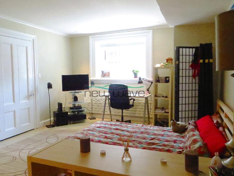 232 Beacon St, Back Bay