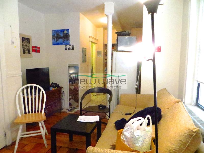 Studio bed, 1 bath apartment for rent at 66 Myrtle St Unit 1, Beacon Hill — photo 6 of 9