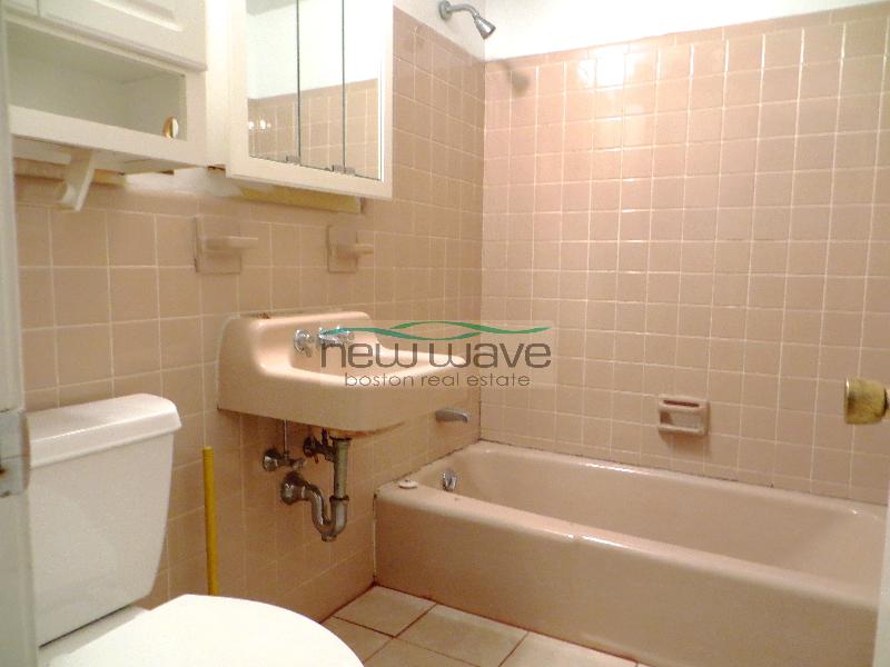 1 bed, 1 bath apartment for rent at 9 Marlborough St Unit 42, Back Bay — photo 3 of 7