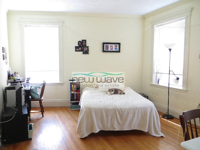 106 Queensberry St, Fenway