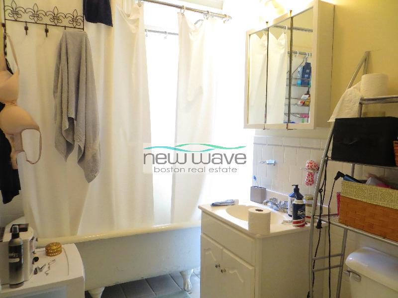 106 Queensberry St, Fenway