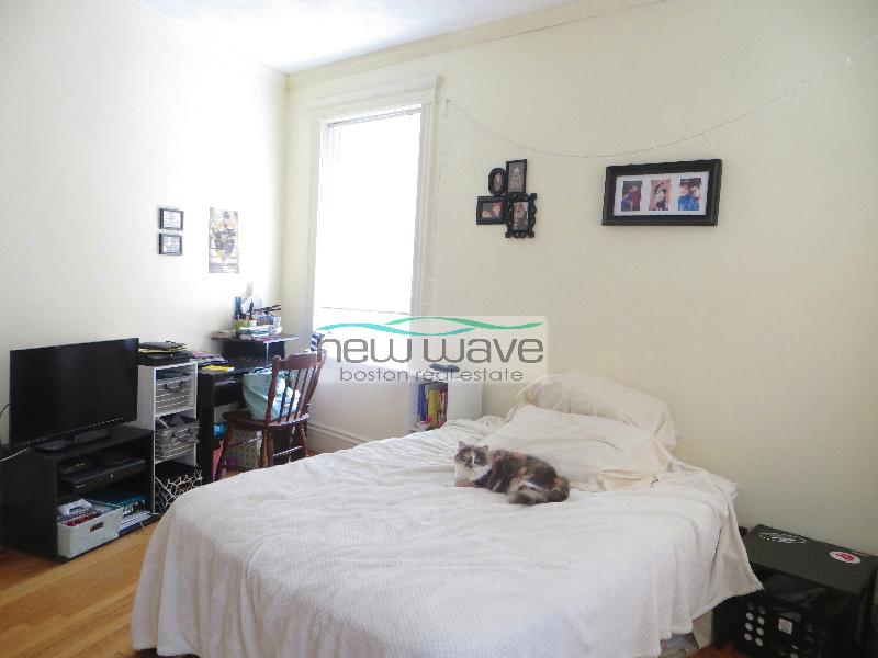 106 Queensberry St, Fenway