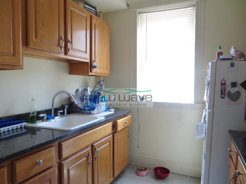 106 Queensberry St, Fenway