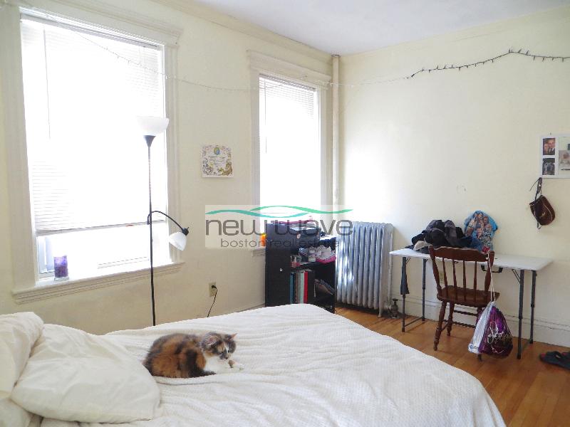 106 Queensberry St, Fenway