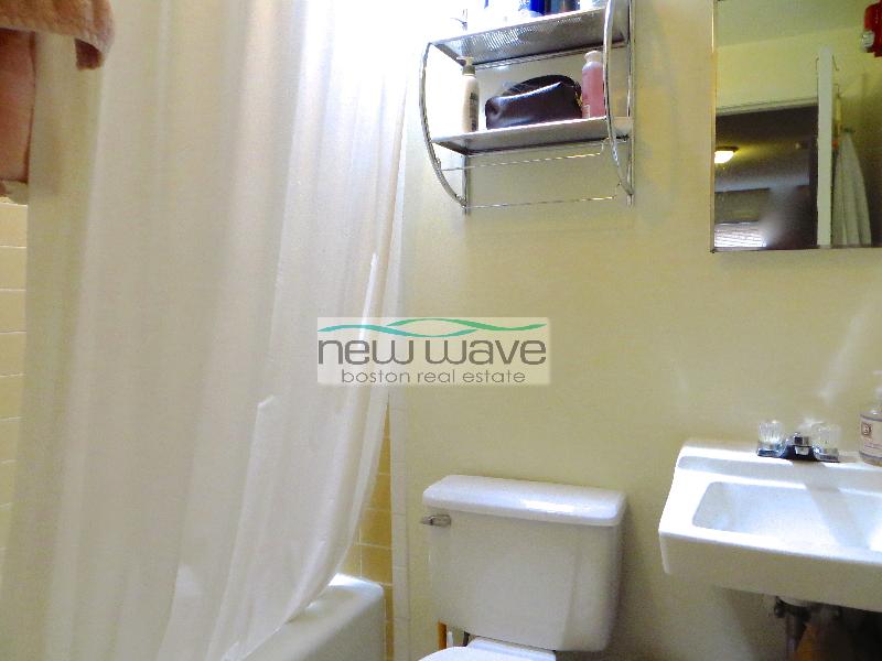 270 Newbury St, Back Bay