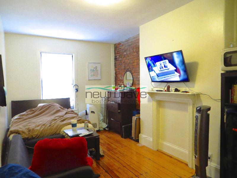 270 Newbury St, Back Bay