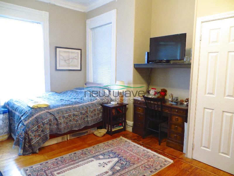 16 Cumberland St, Back Bay