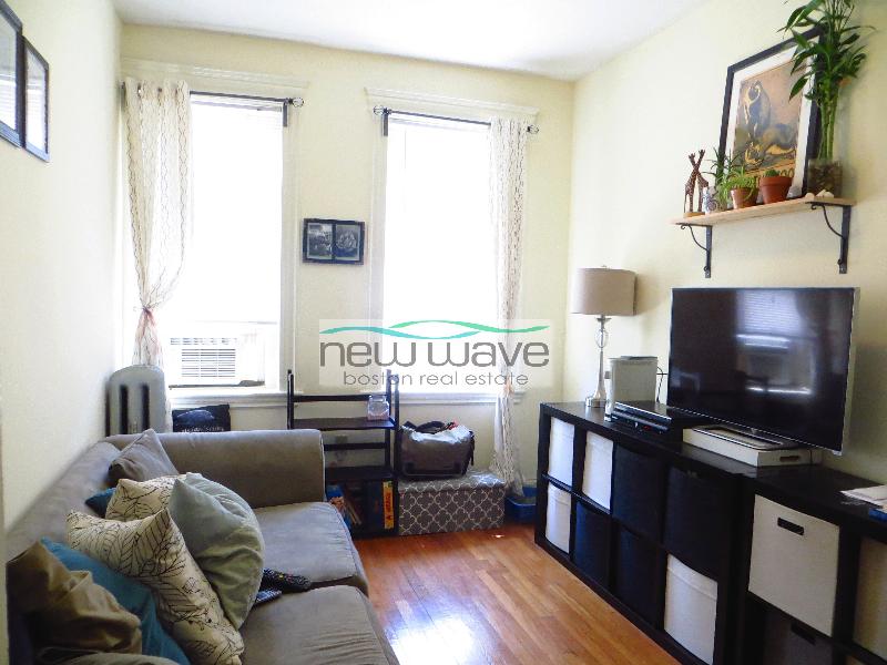 124 Peterborough St, Fenway