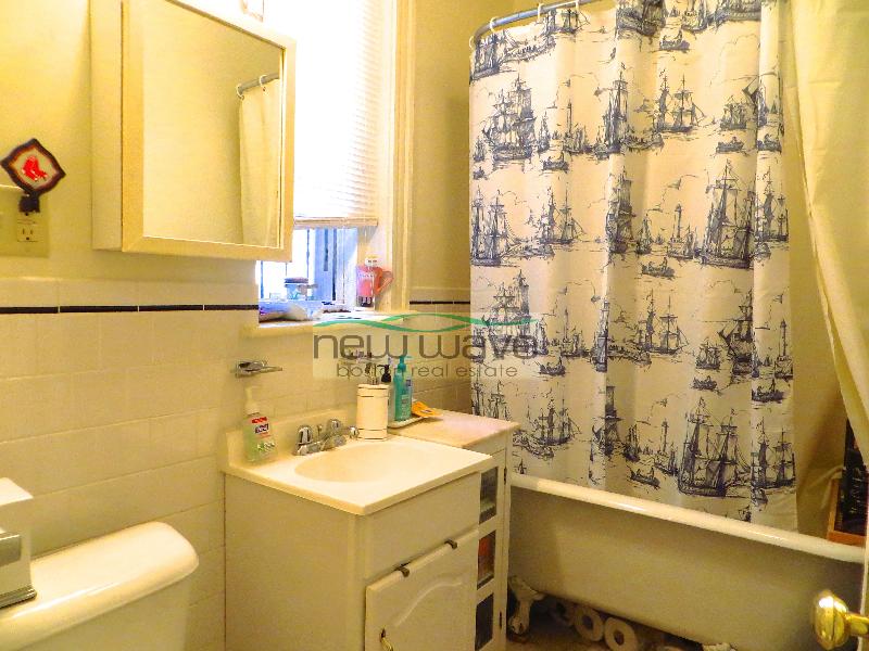 124 Peterborough St, Fenway