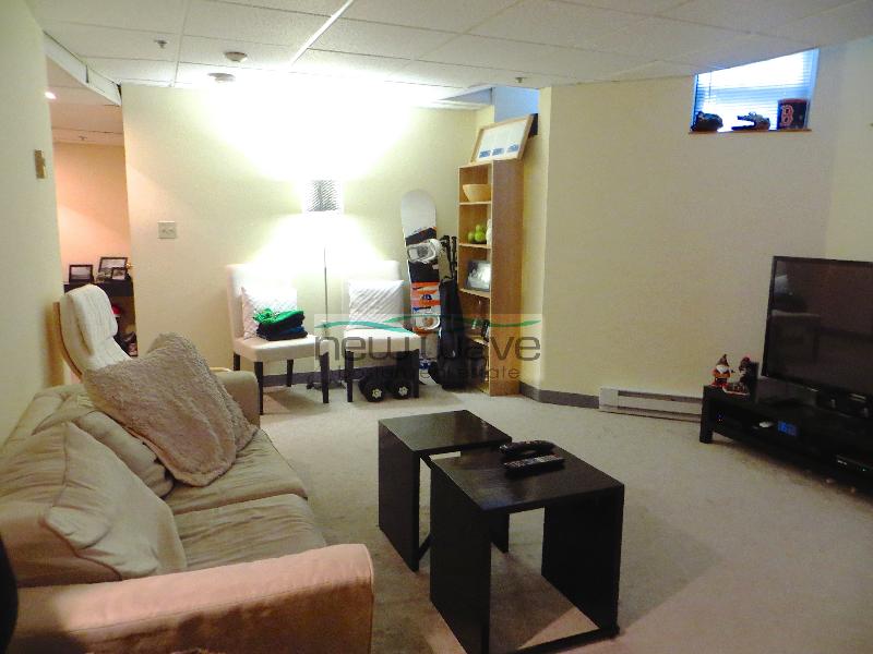 100 Queensberry St, Fenway