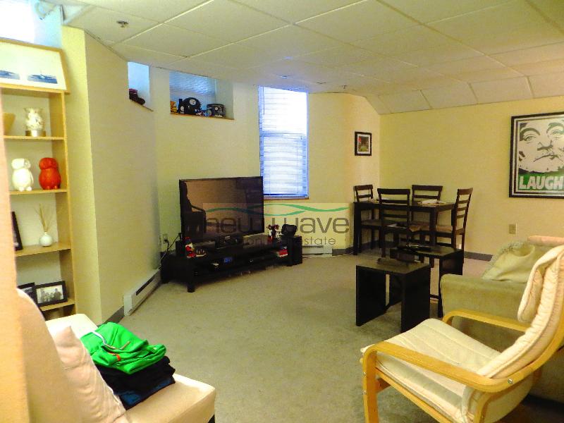 100 Queensberry St, Fenway