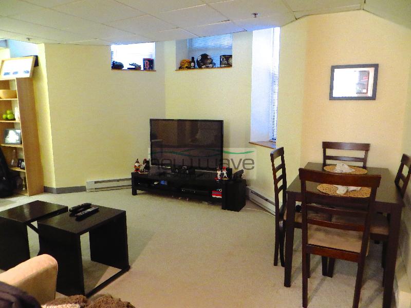 100 Queensberry St, Fenway