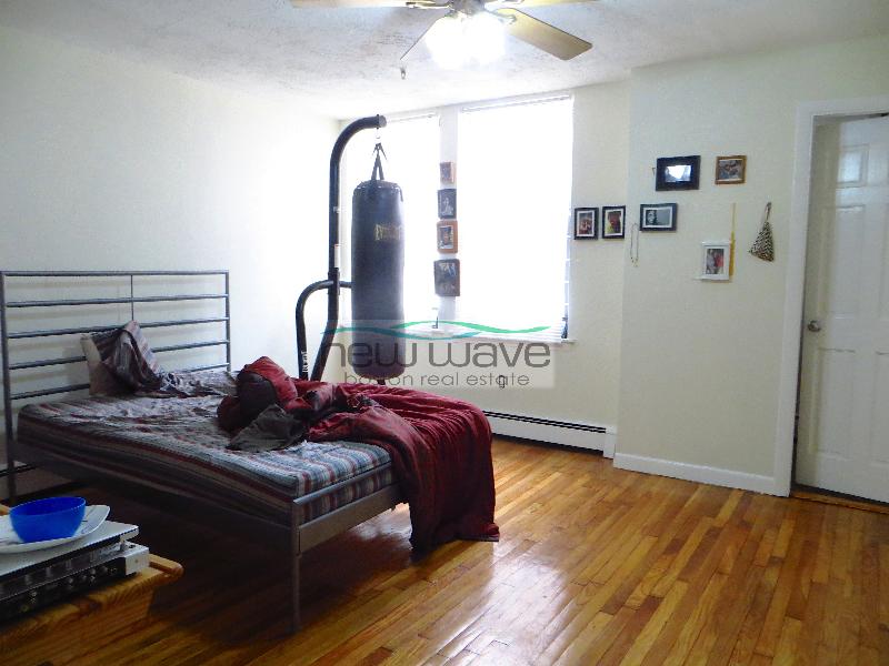 58 Queensberry St, Fenway